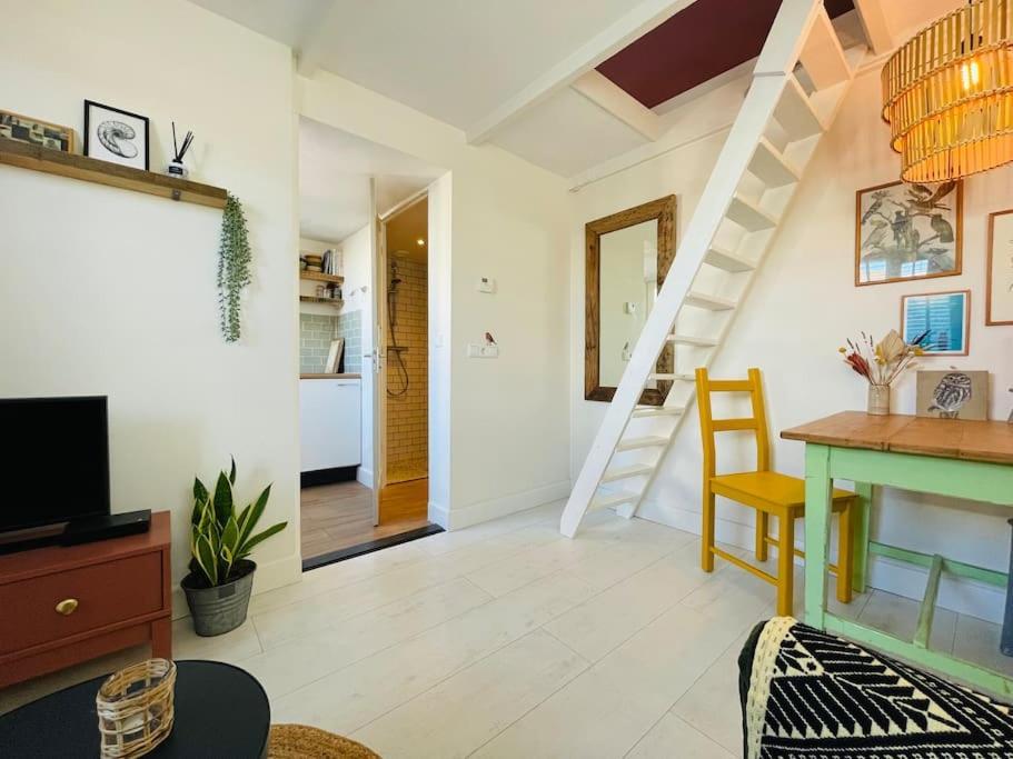 The Birdhouse, Tiny Home Close To The Beach โนร์ดวิก ภายนอก รูปภาพ